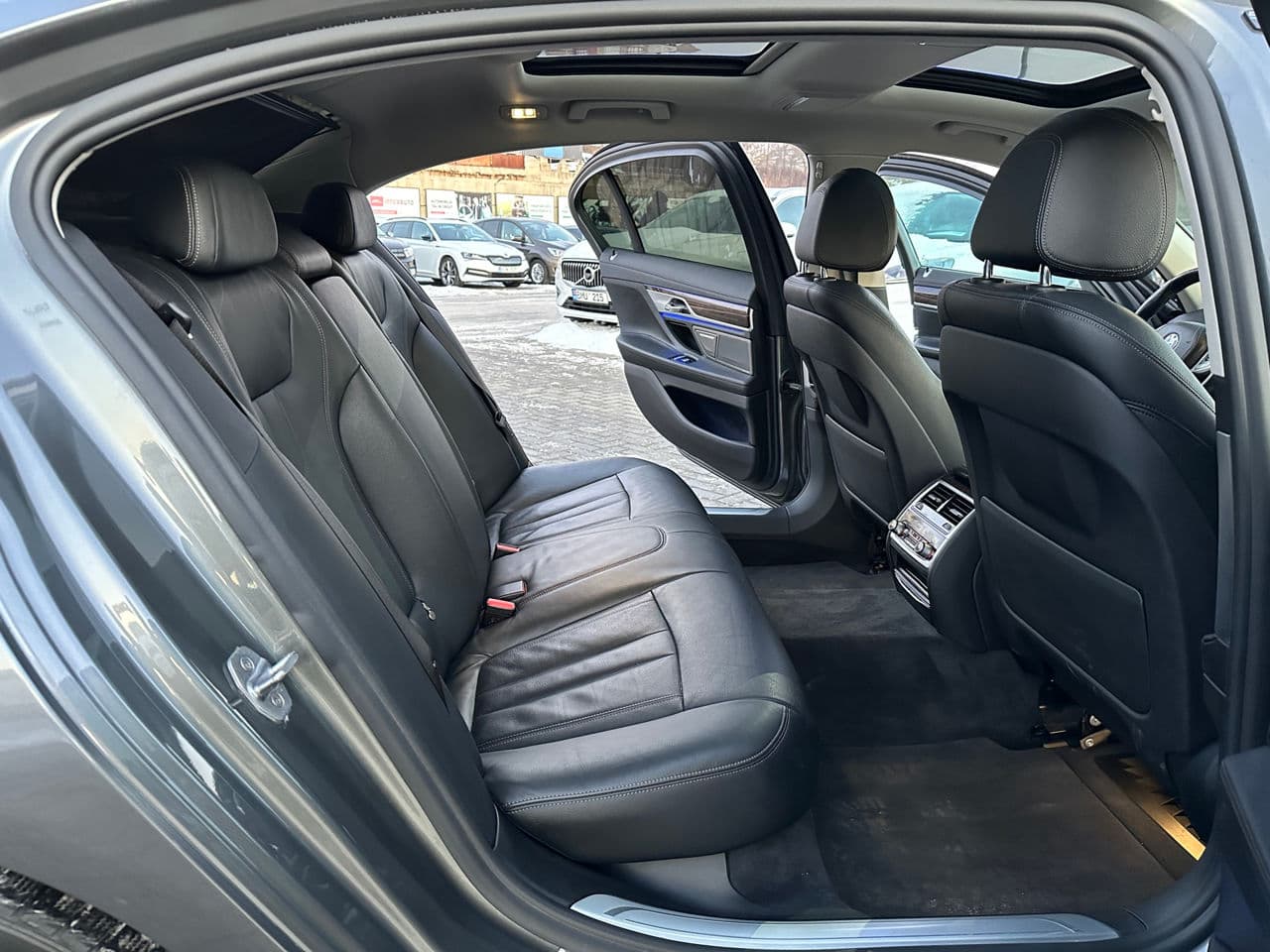 2017 BMW 740e — Miniatură 15