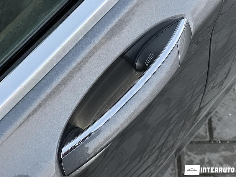 2017 BMW 740e — Miniatură 19