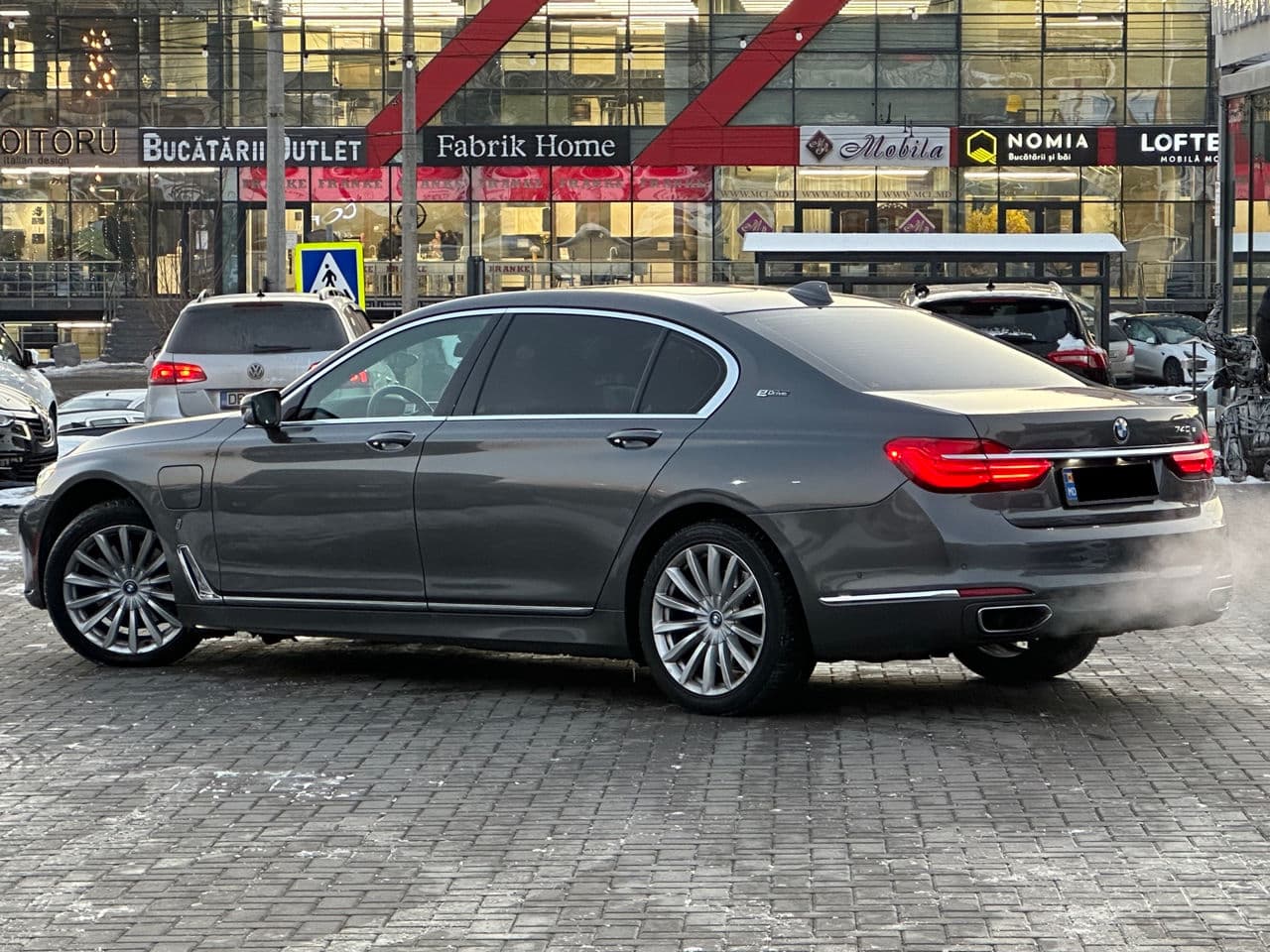 2017 BMW 740e — Miniatură 4