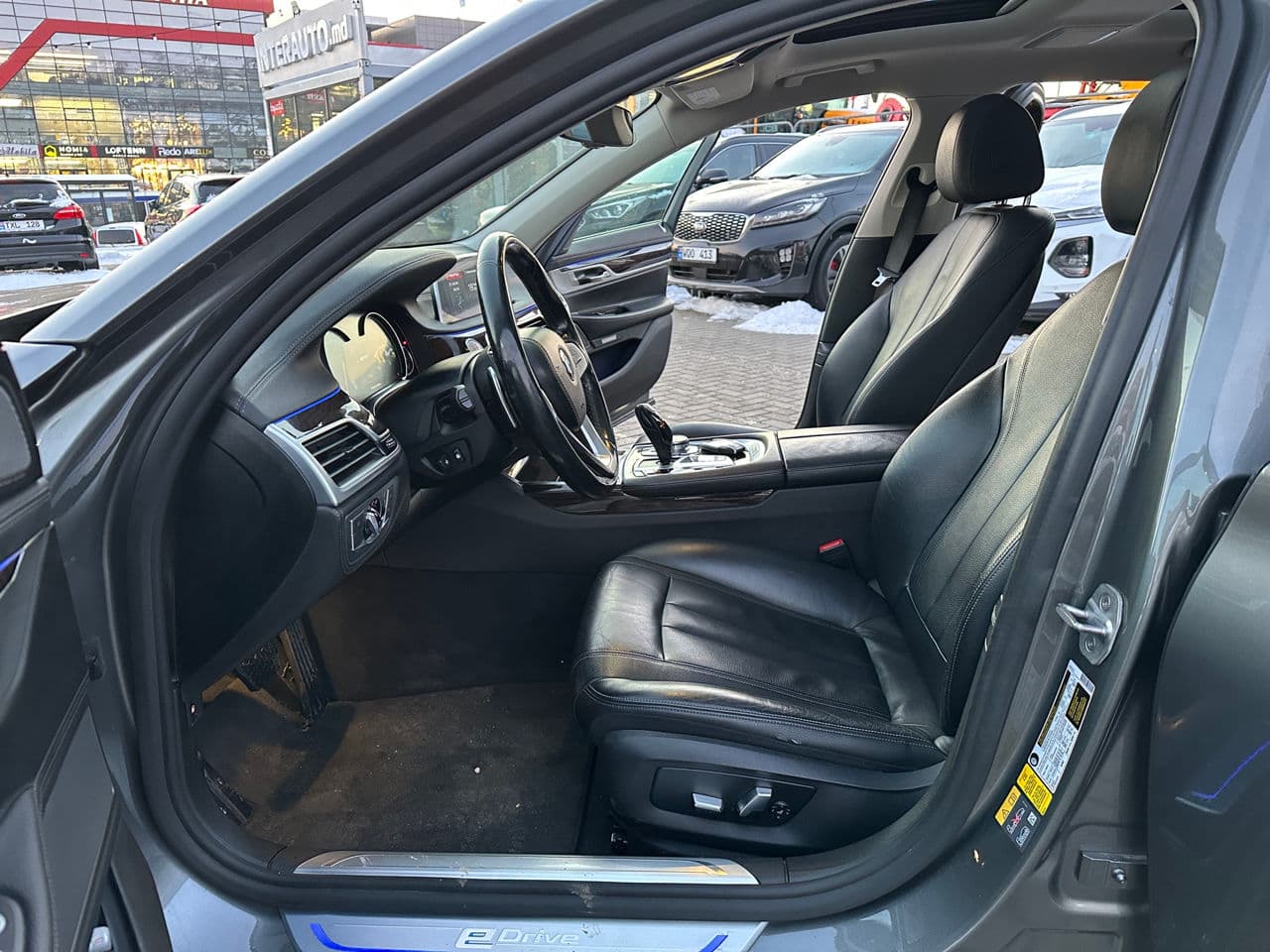 2017 BMW 740e — Miniatură 5