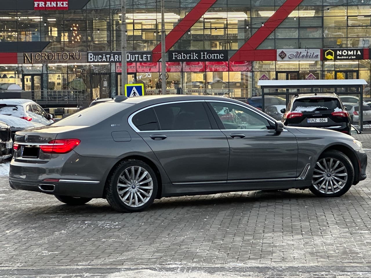 2017 BMW 740e — Miniatură 3