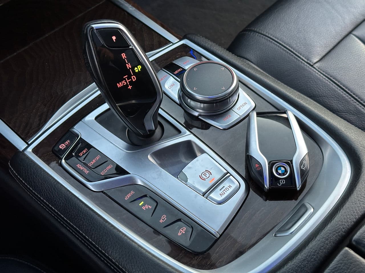 2017 BMW 740e — Miniatură 12
