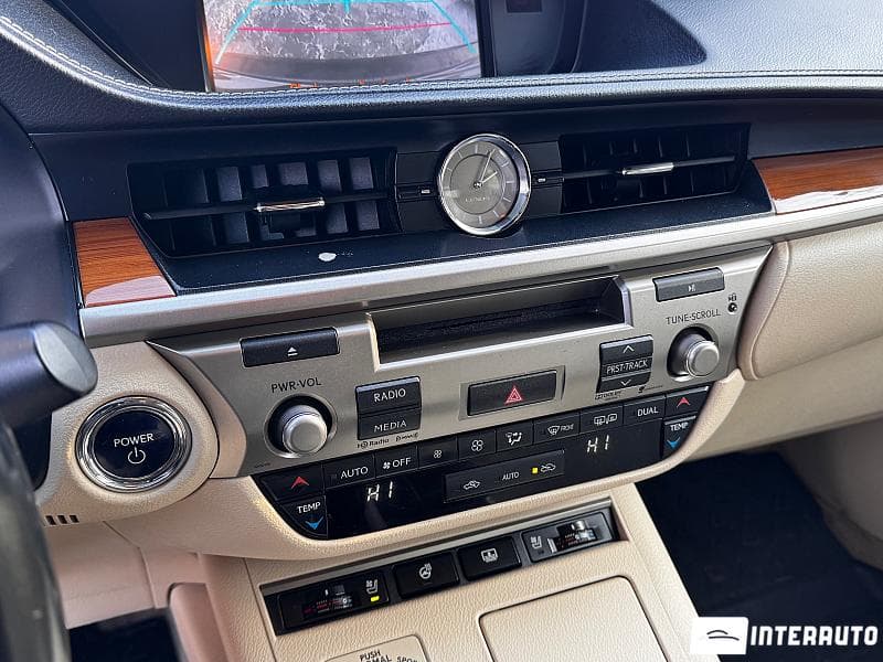 2013 Lexus ES 300h — Miniatură 11