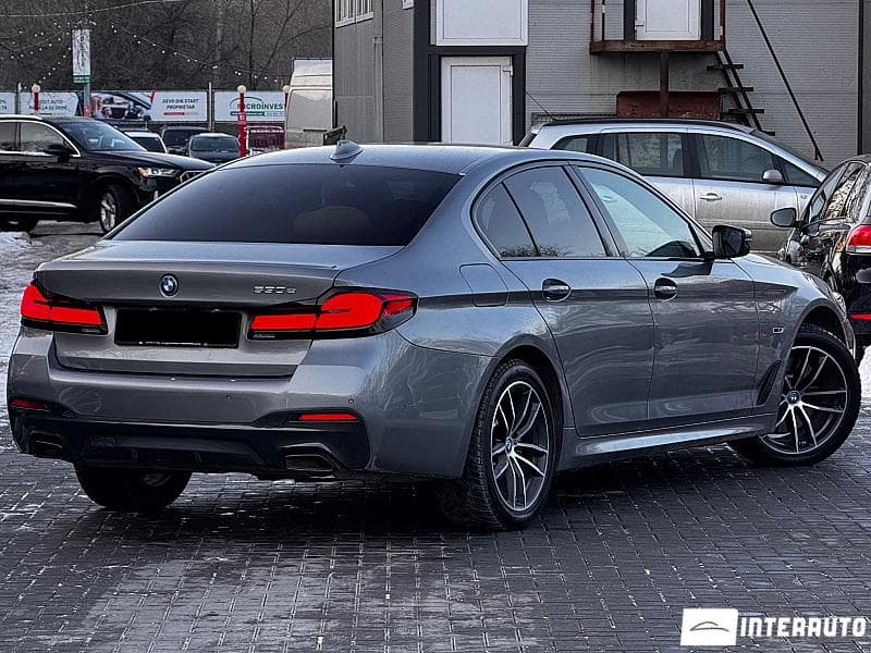 2022 BMW 530e — Miniatură 3