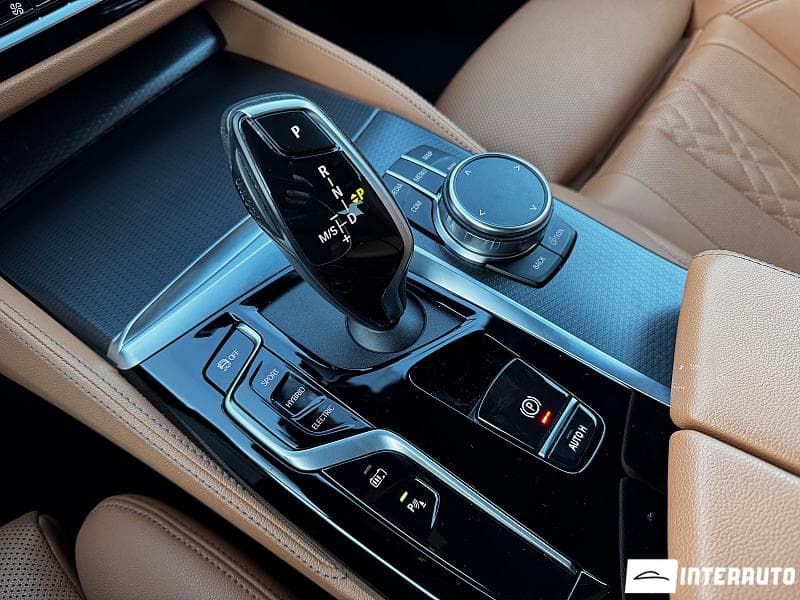2022 BMW 530e — Miniatură 13