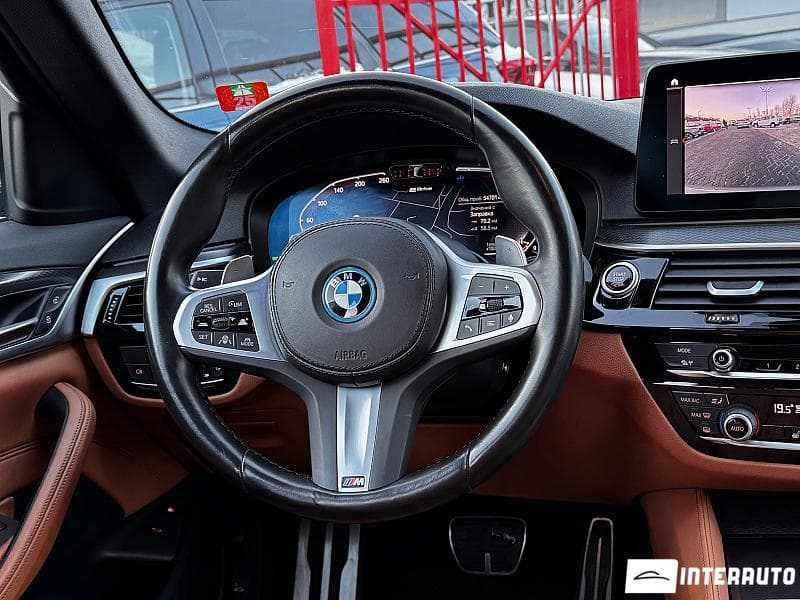 2022 BMW 530e — Miniatură 9