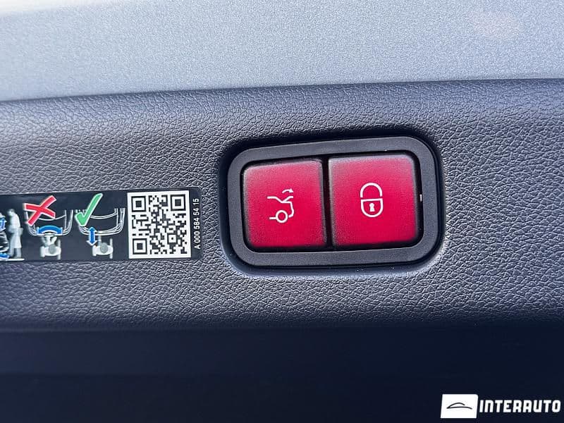 Mercedes E 300e 2024 — Миниатюра 15