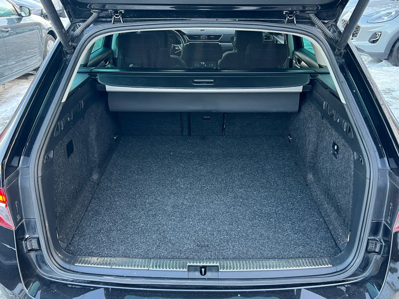 2021 Skoda Superb — Miniatură 21