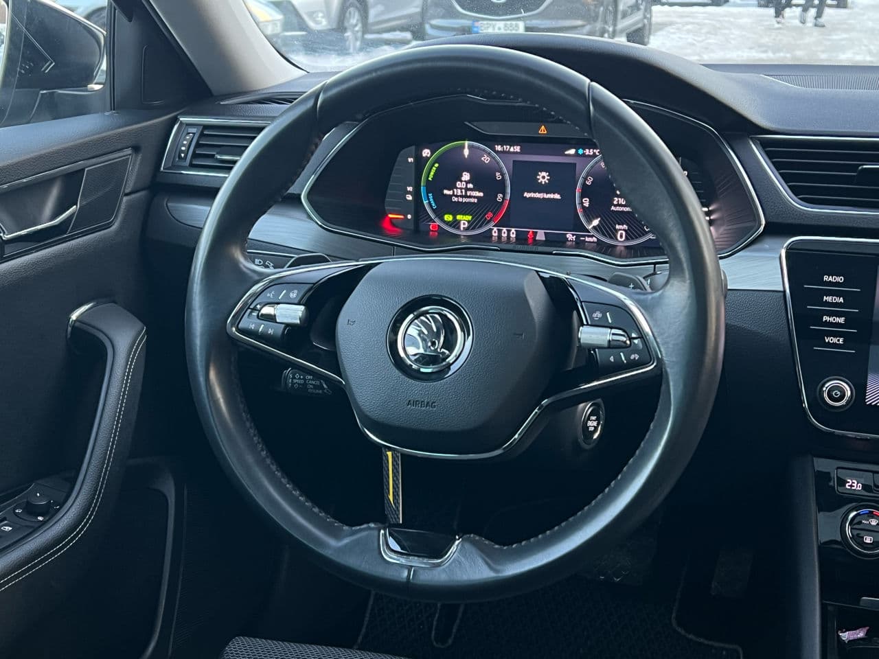 2021 Skoda Superb — Miniatură 10