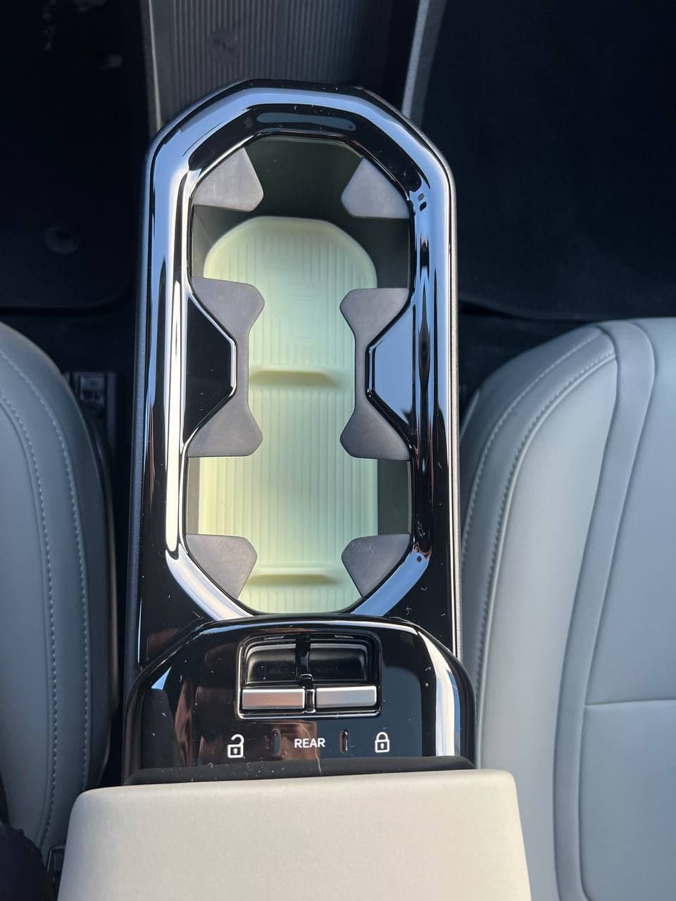 2025 Volvo EX 30 — Miniatură 11