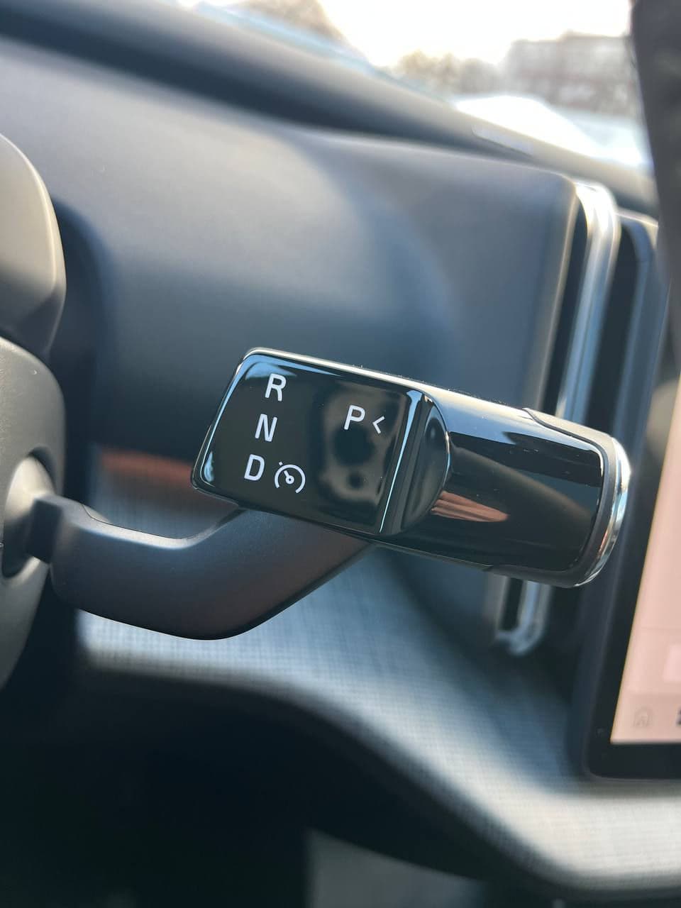2025 Volvo EX 30 — Miniatură 6