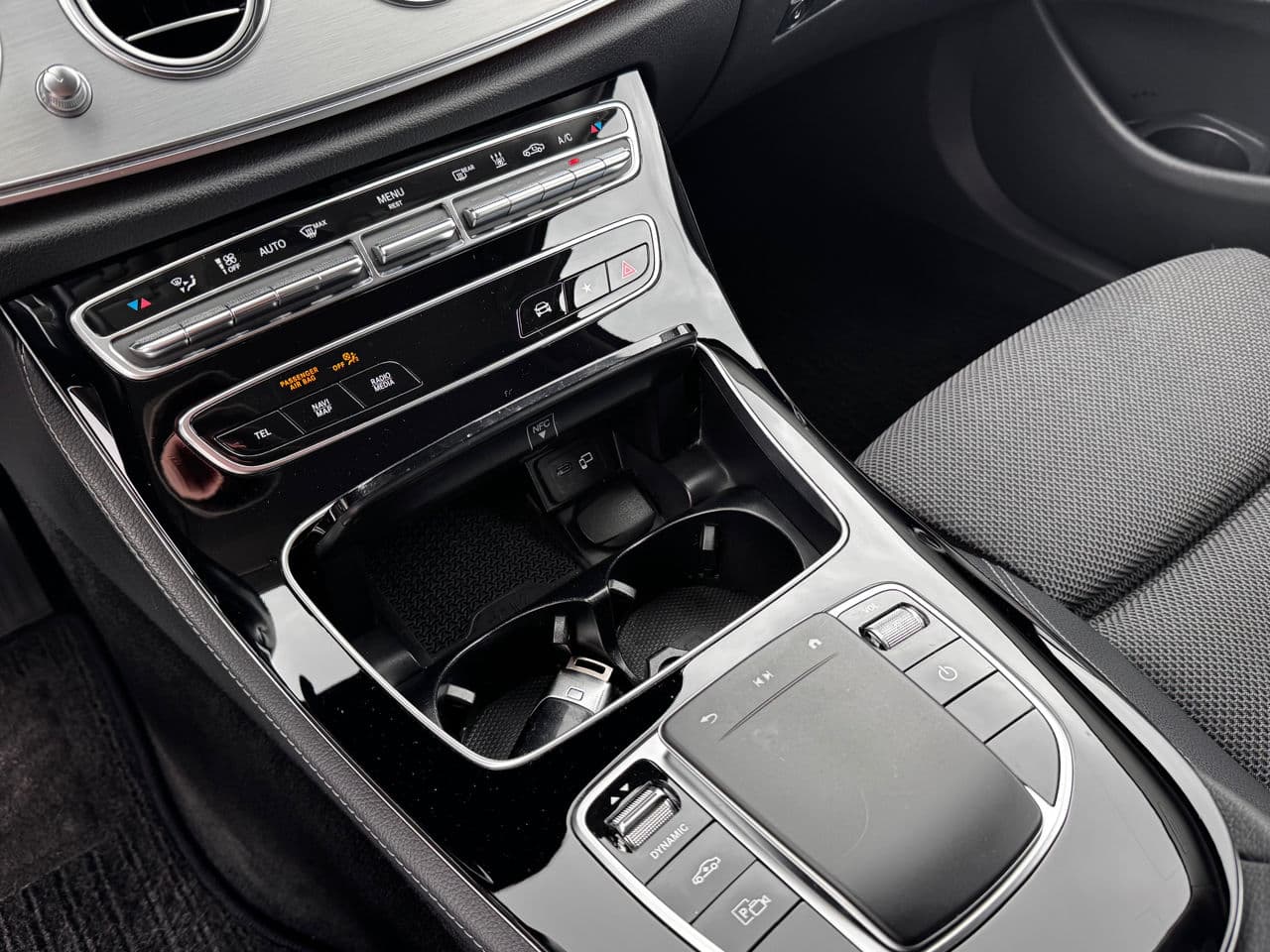 Mercedes E 300de 2020 — Миниатюра 12