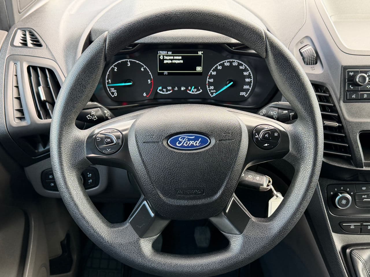 Ford Transit Connect 2019 — Миниатюра 10