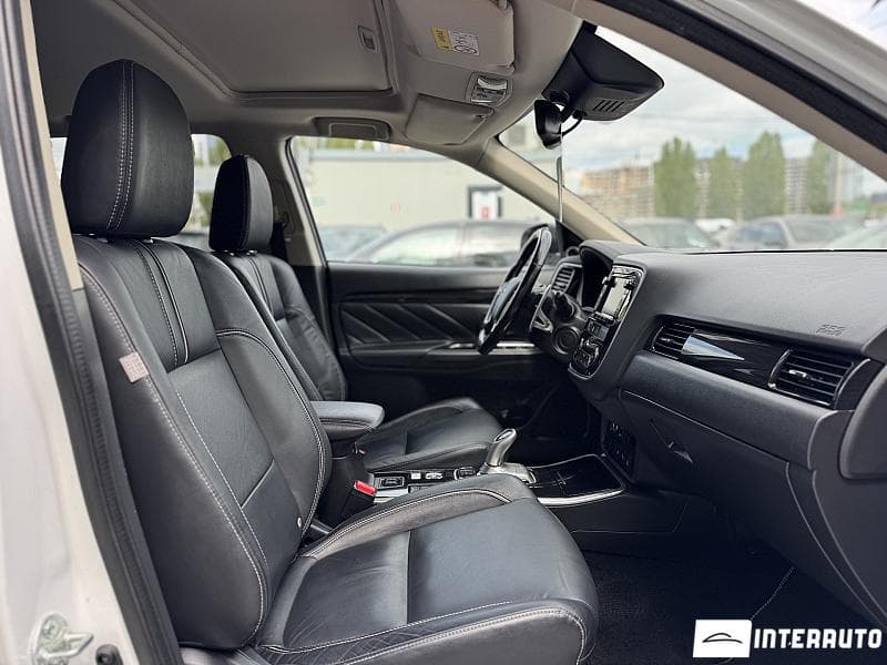 2018 Mitsubishi Outlander — Miniatură 20