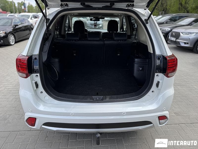2018 Mitsubishi Outlander — Miniatură 5