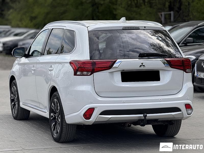 2018 Mitsubishi Outlander — Miniatură 2
