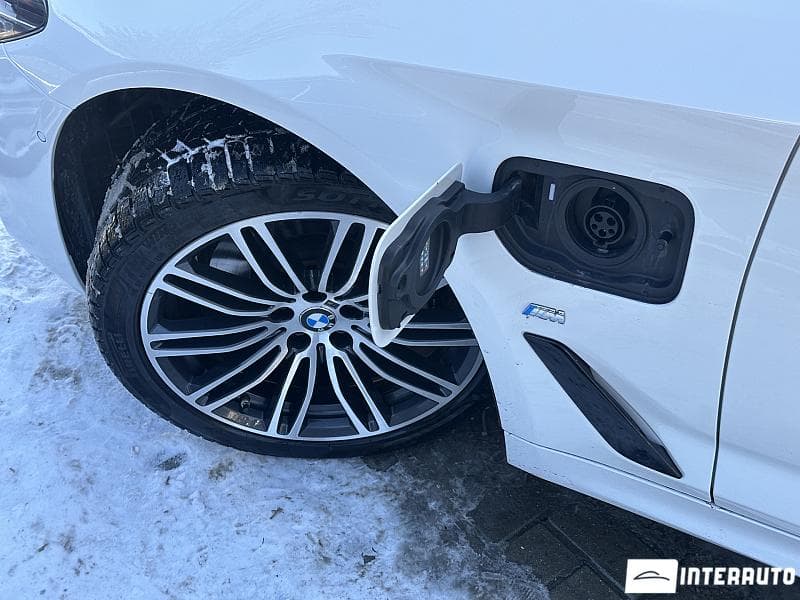 2017 BMW 530e — Miniatură 22