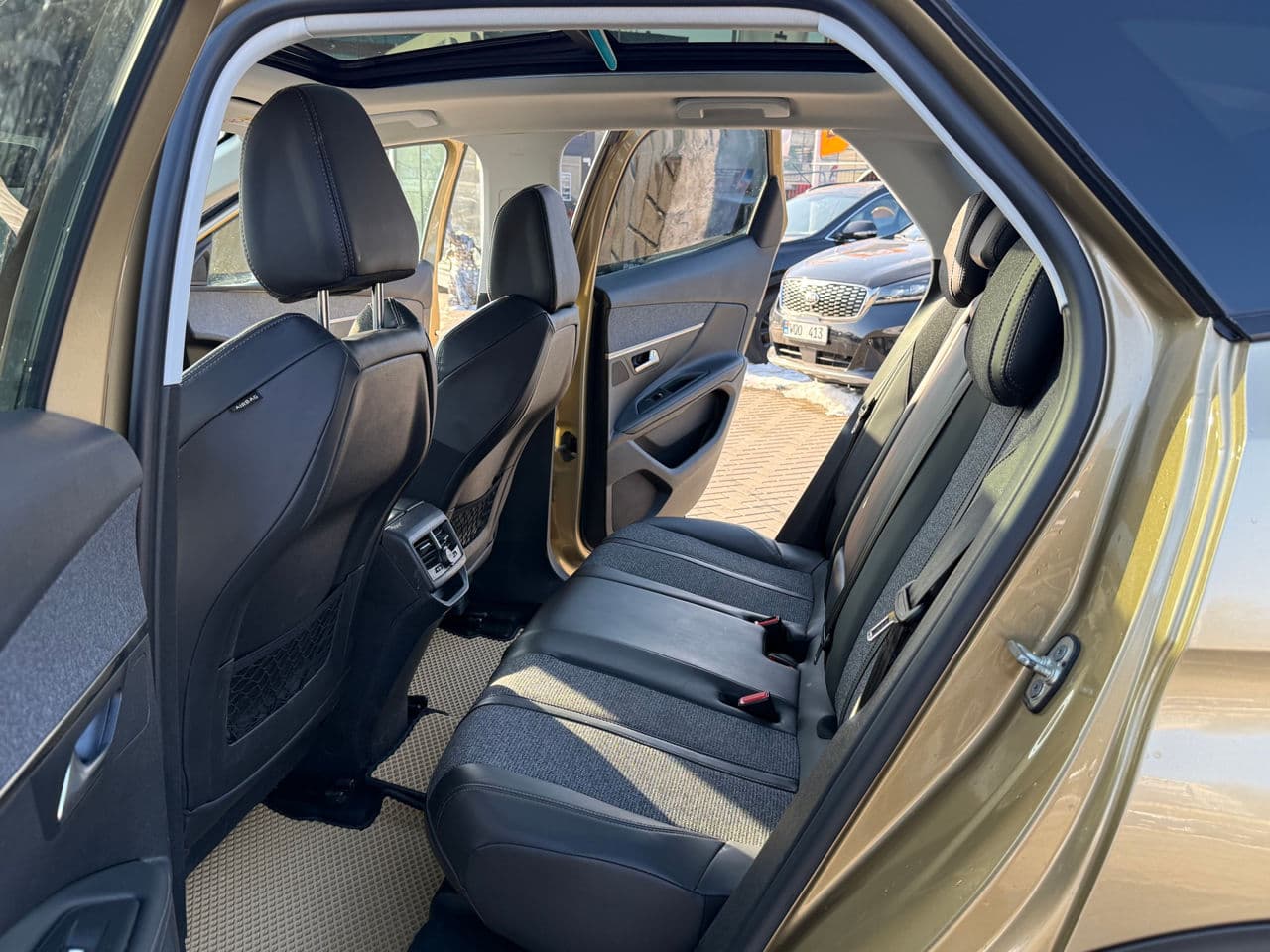 2018 Peugeot 3008 — Miniatură 12