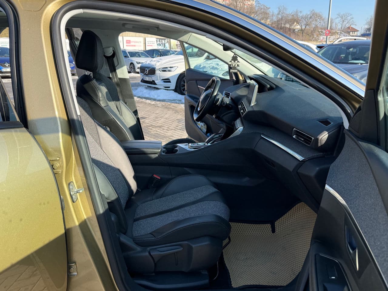 2018 Peugeot 3008 — Miniatură 15