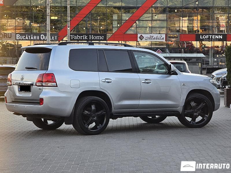 2010 Toyota Land Cruiser — Miniatură 3