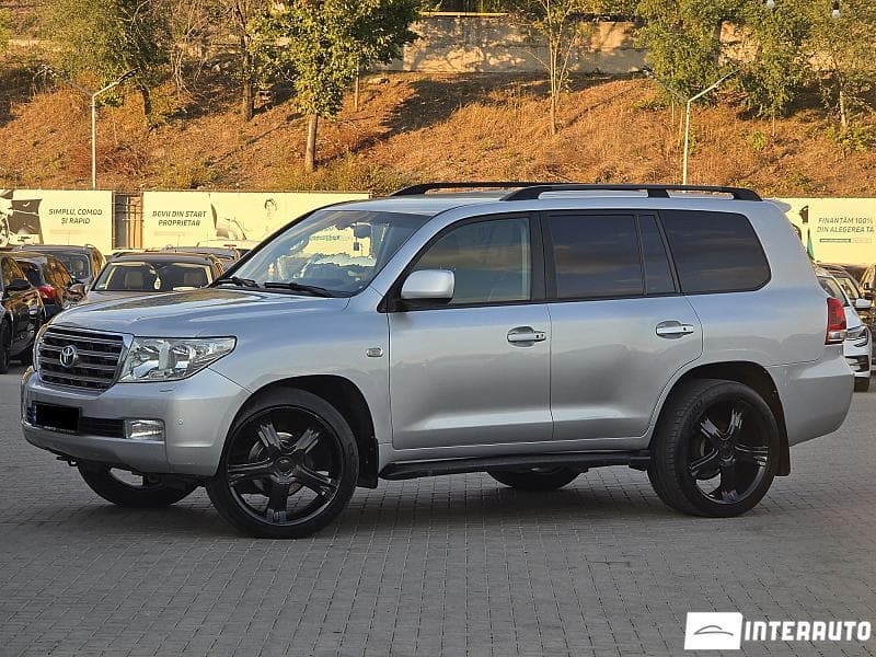 2010 Toyota Land Cruiser — Miniatură 2