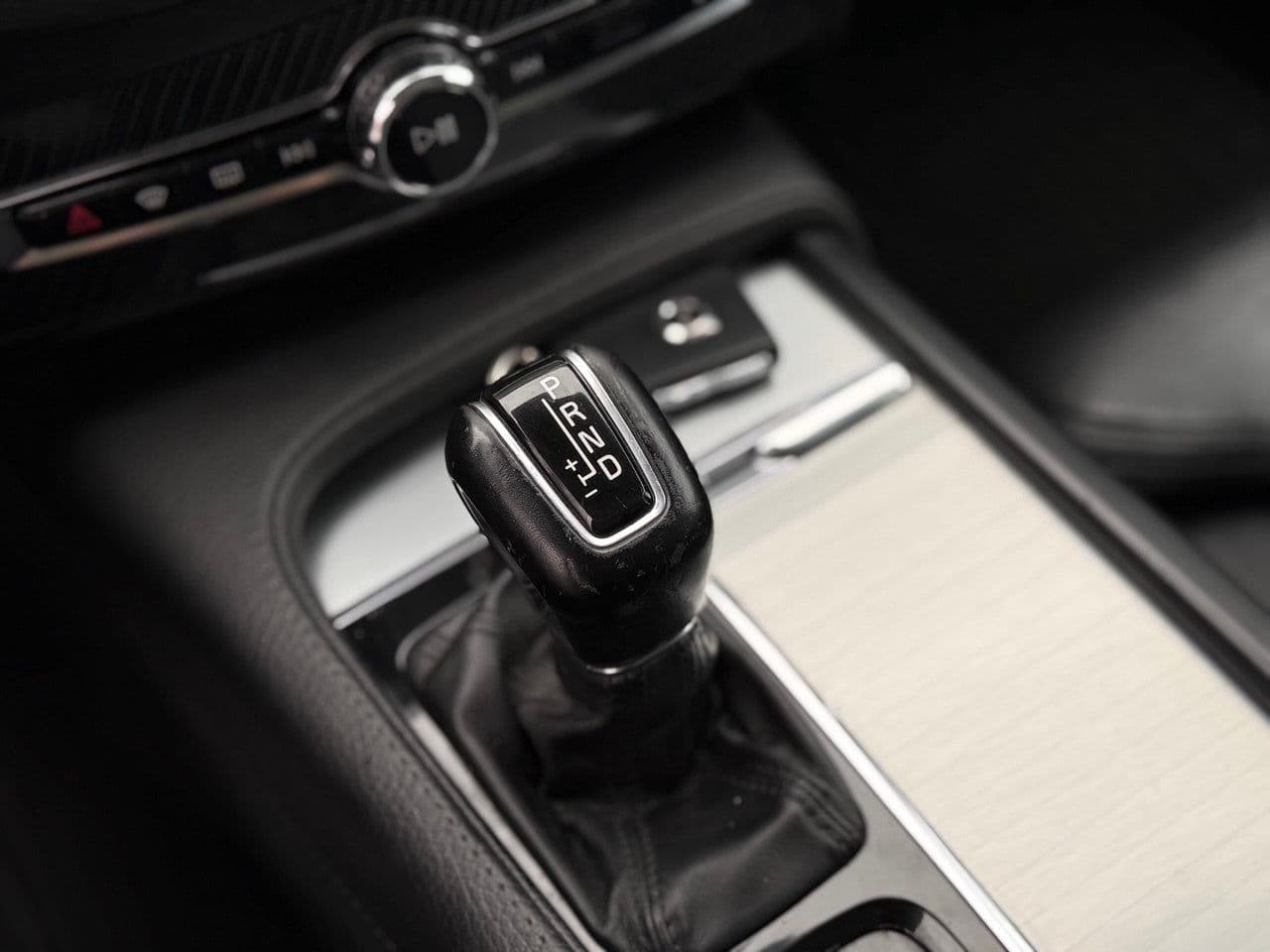 Volvo XC 90 2018 — Миниатюра 15
