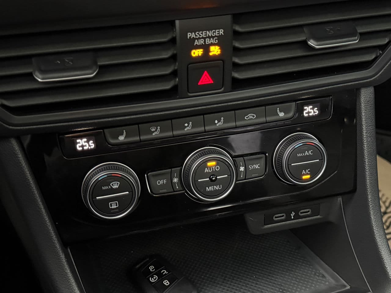 Volkswagen Jetta 2023 — Миниатюра 14