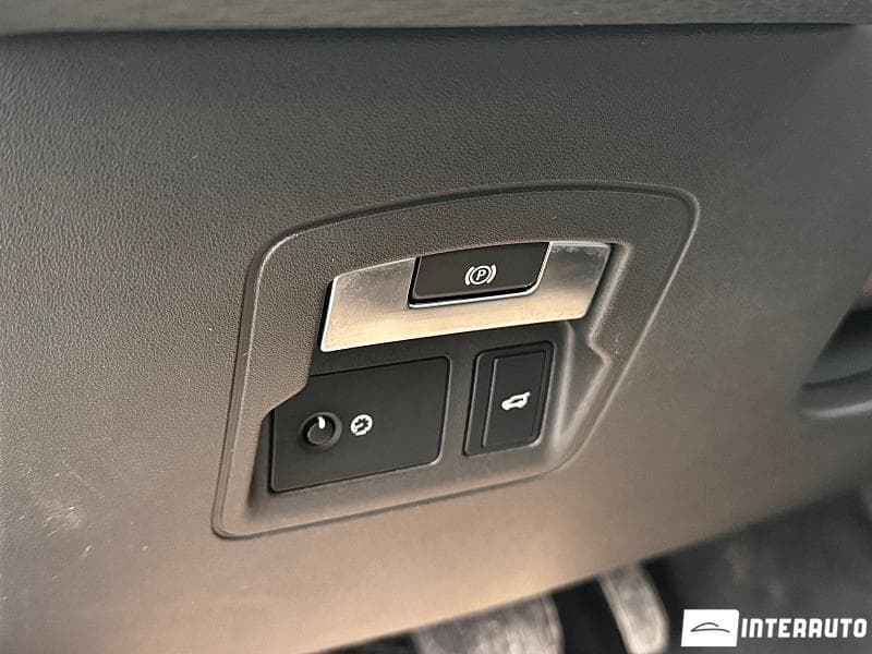 Land Rover Range Rover Velar 2018 — Миниатюра 16
