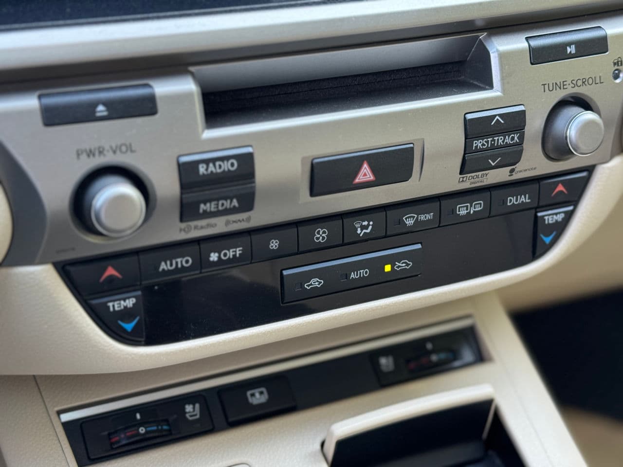 2012 Lexus ES 300h — Miniatură 15