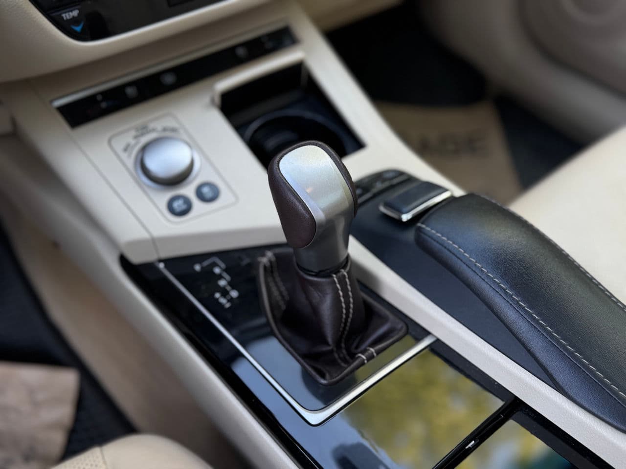 2012 Lexus ES 300h — Miniatură 16