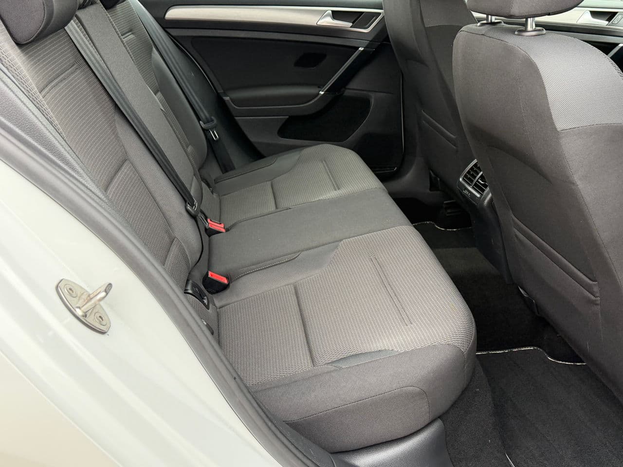 2016 Volkswagen Golf — Miniatură 15