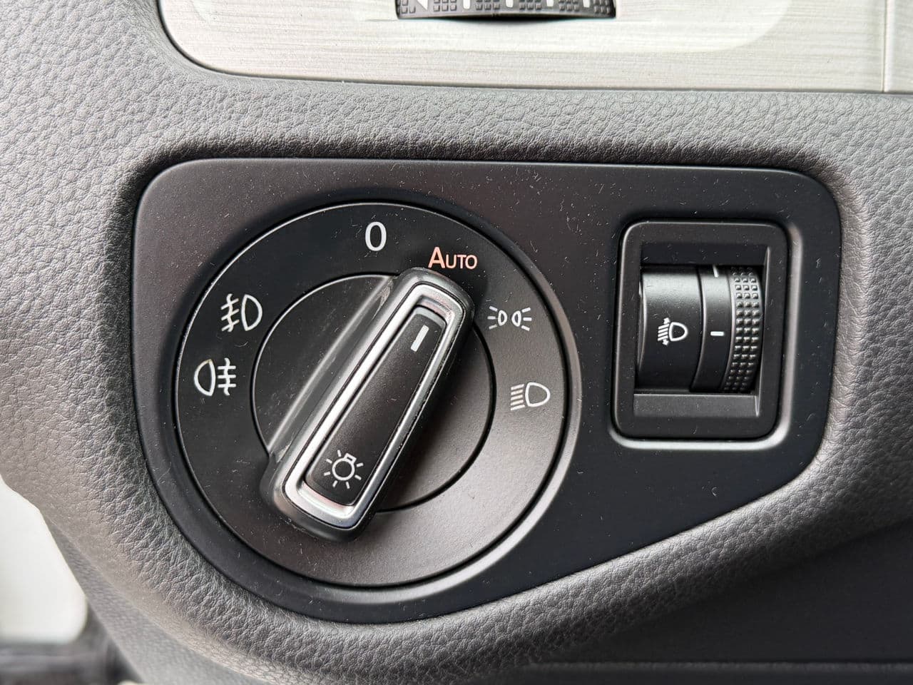 2016 Volkswagen Golf — Miniatură 8