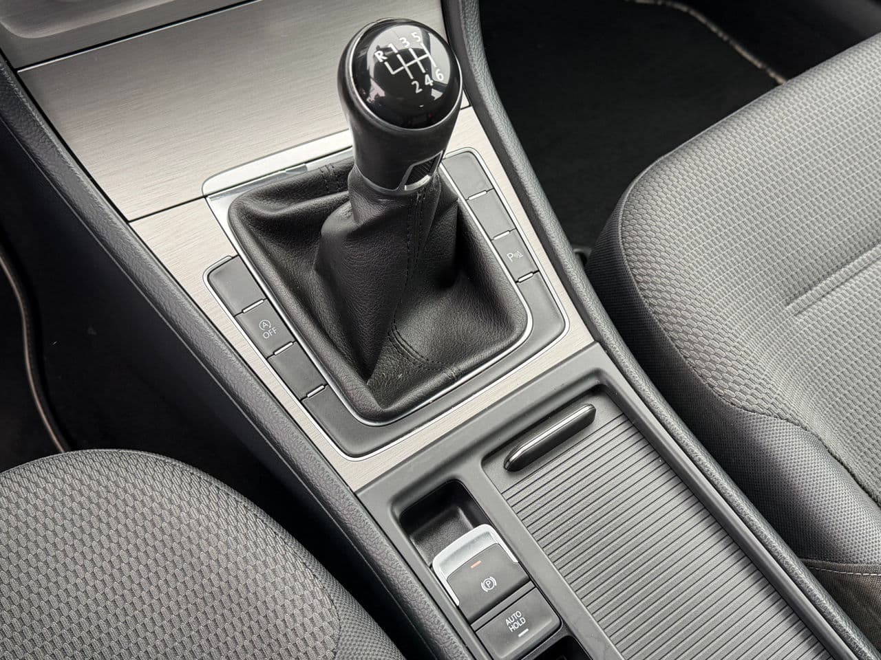 2016 Volkswagen Golf — Miniatură 11