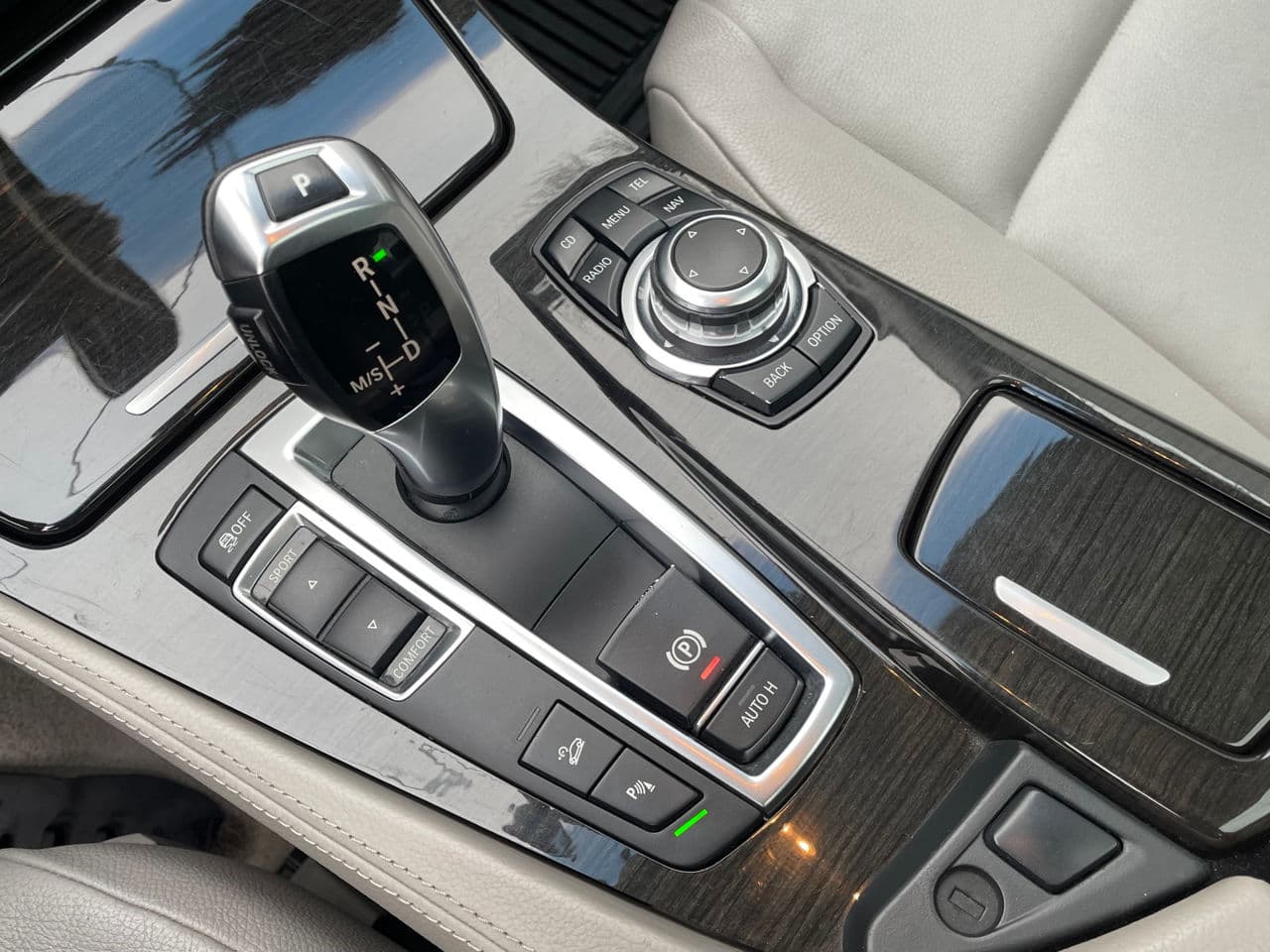 2011 BMW 528 — Miniatură 14