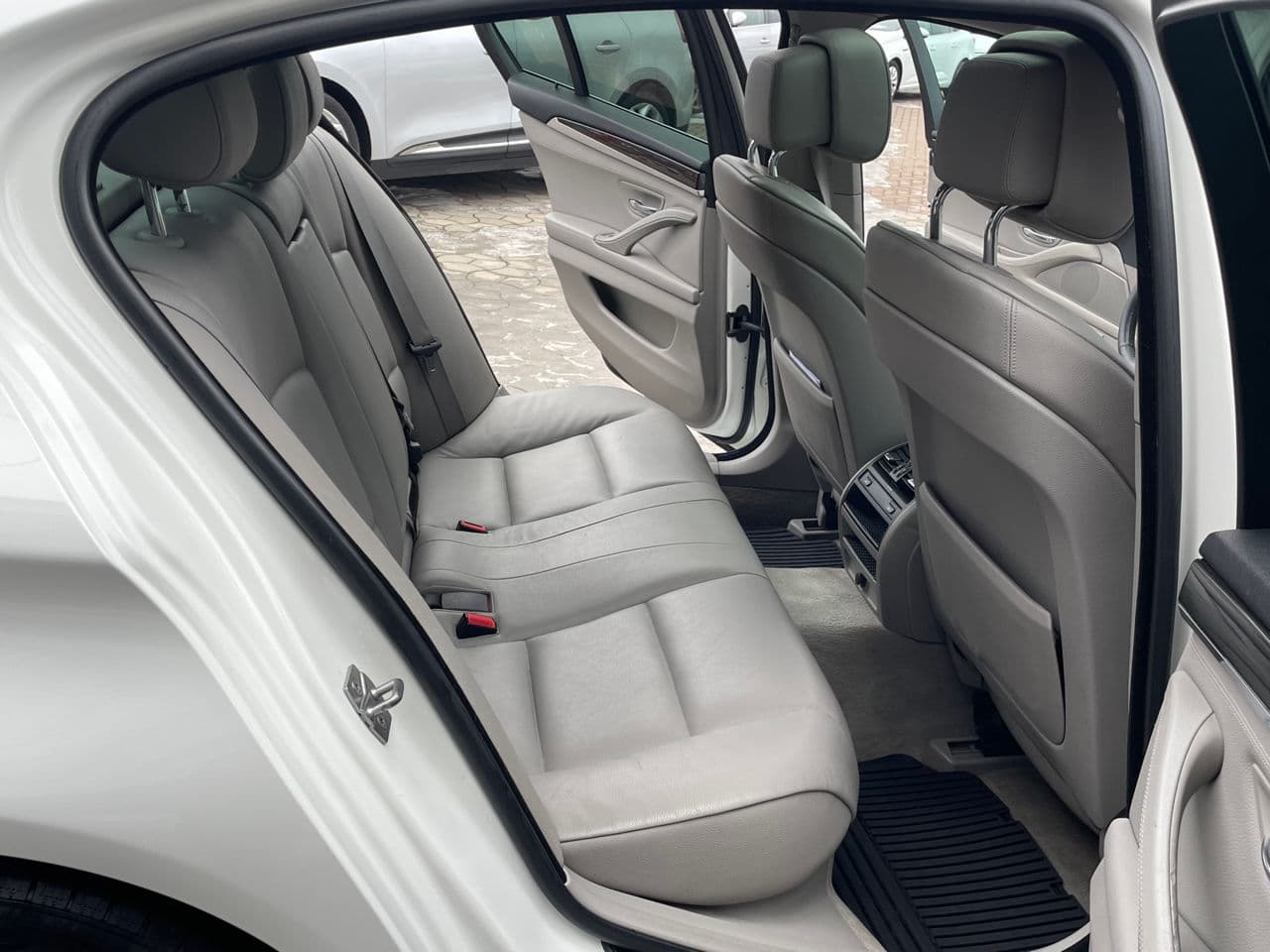 2011 BMW 528 — Miniatură 17