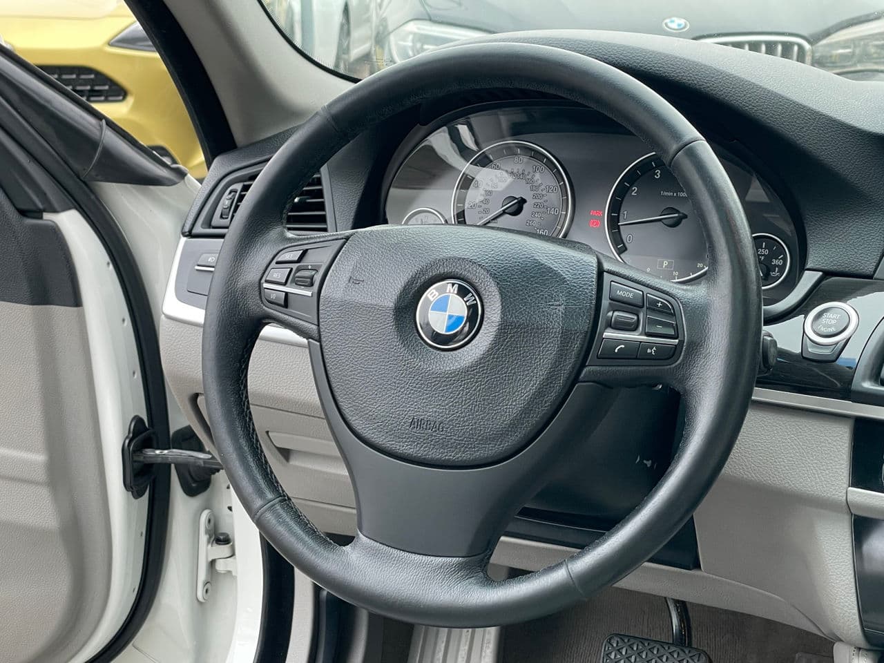 2011 BMW 528 — Miniatură 9