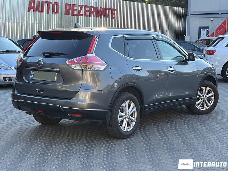 2015 Nissan X-Trail — Miniatură 2