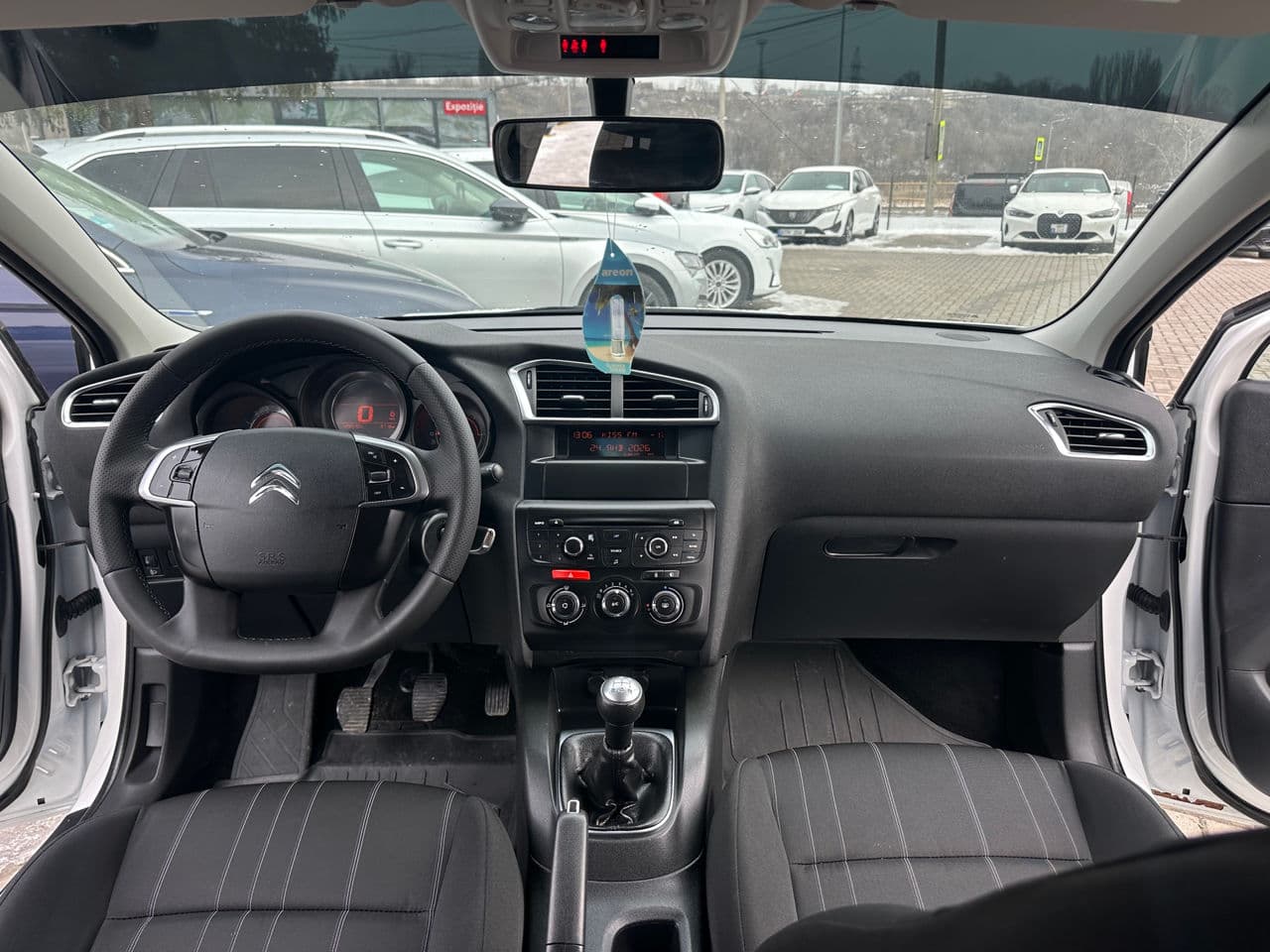 Citroen C4 2016 — Миниатюра 6