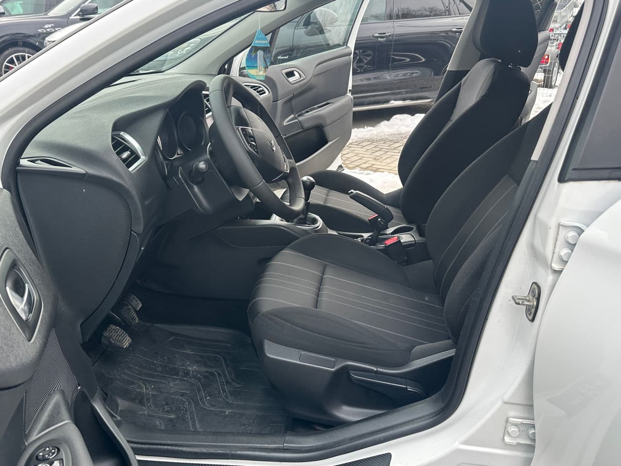 Citroen C4 2016 — Миниатюра 5