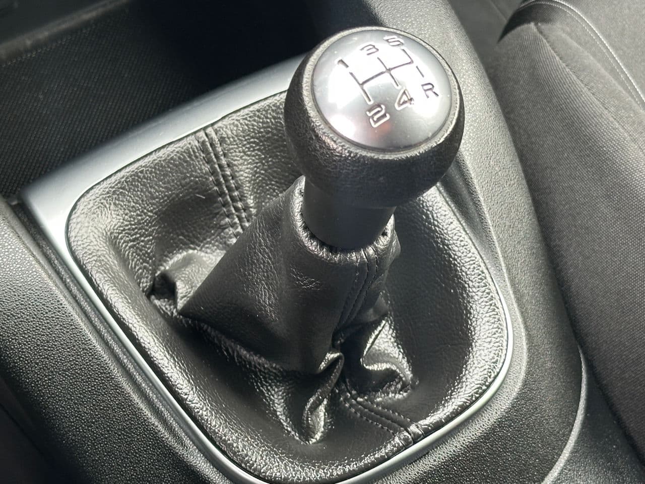 Citroen C4 2016 — Миниатюра 11