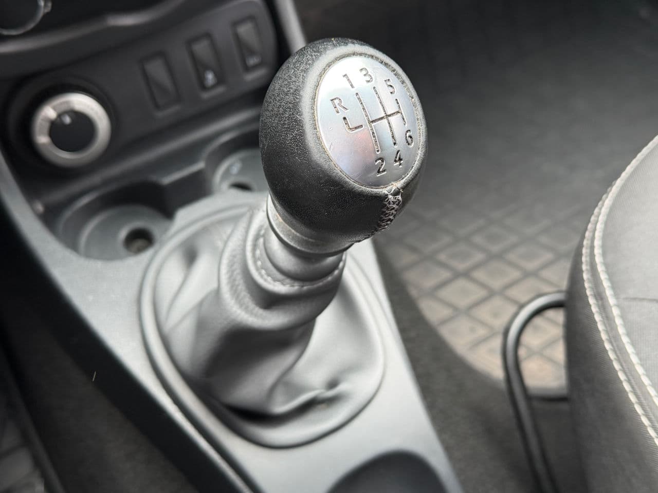 2015 Dacia Duster — Miniatură 13