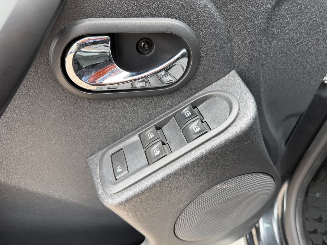 2015 Dacia Duster — Miniatură 8
