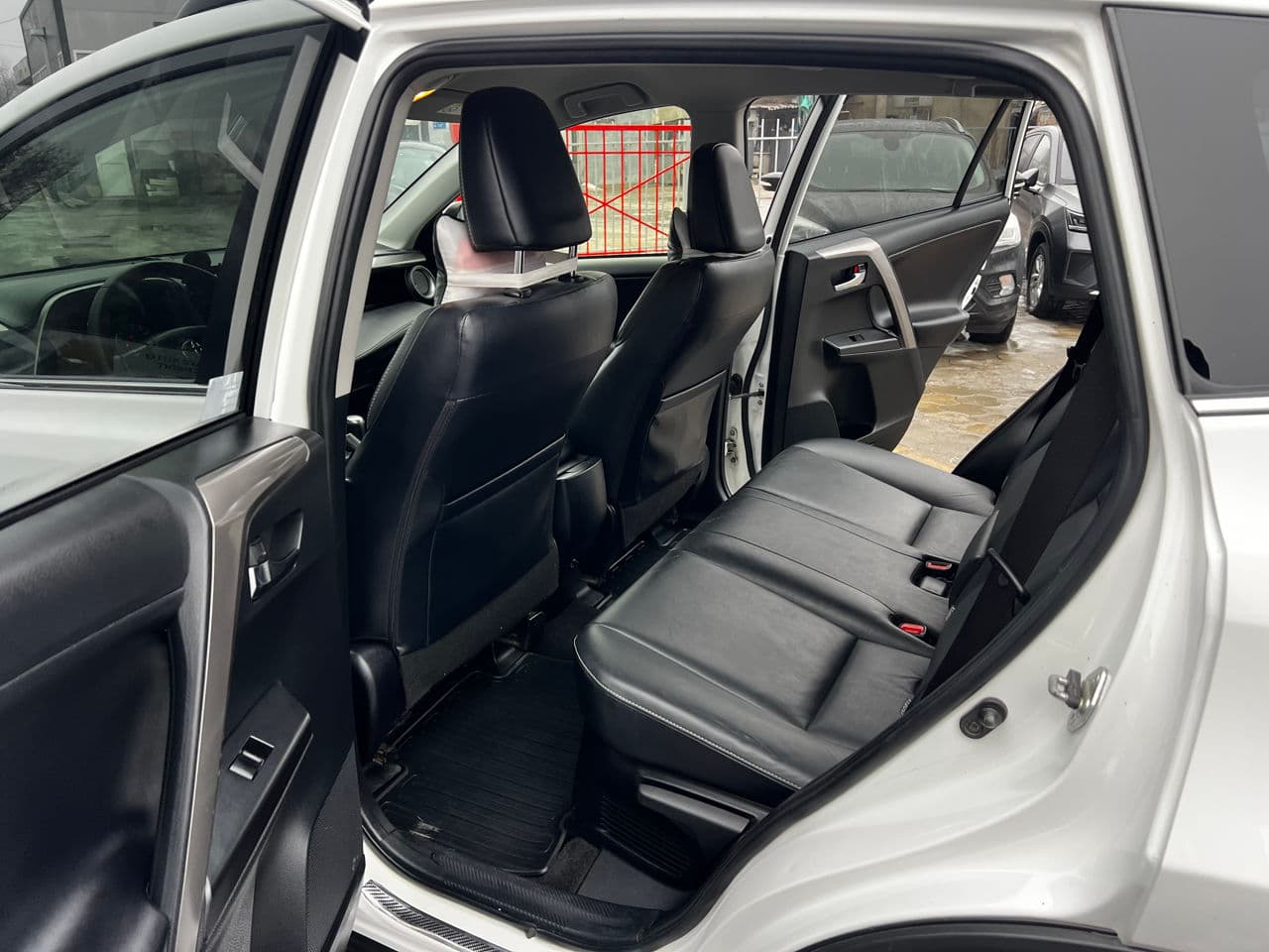 2018 Toyota Rav-4 — Miniatură 15