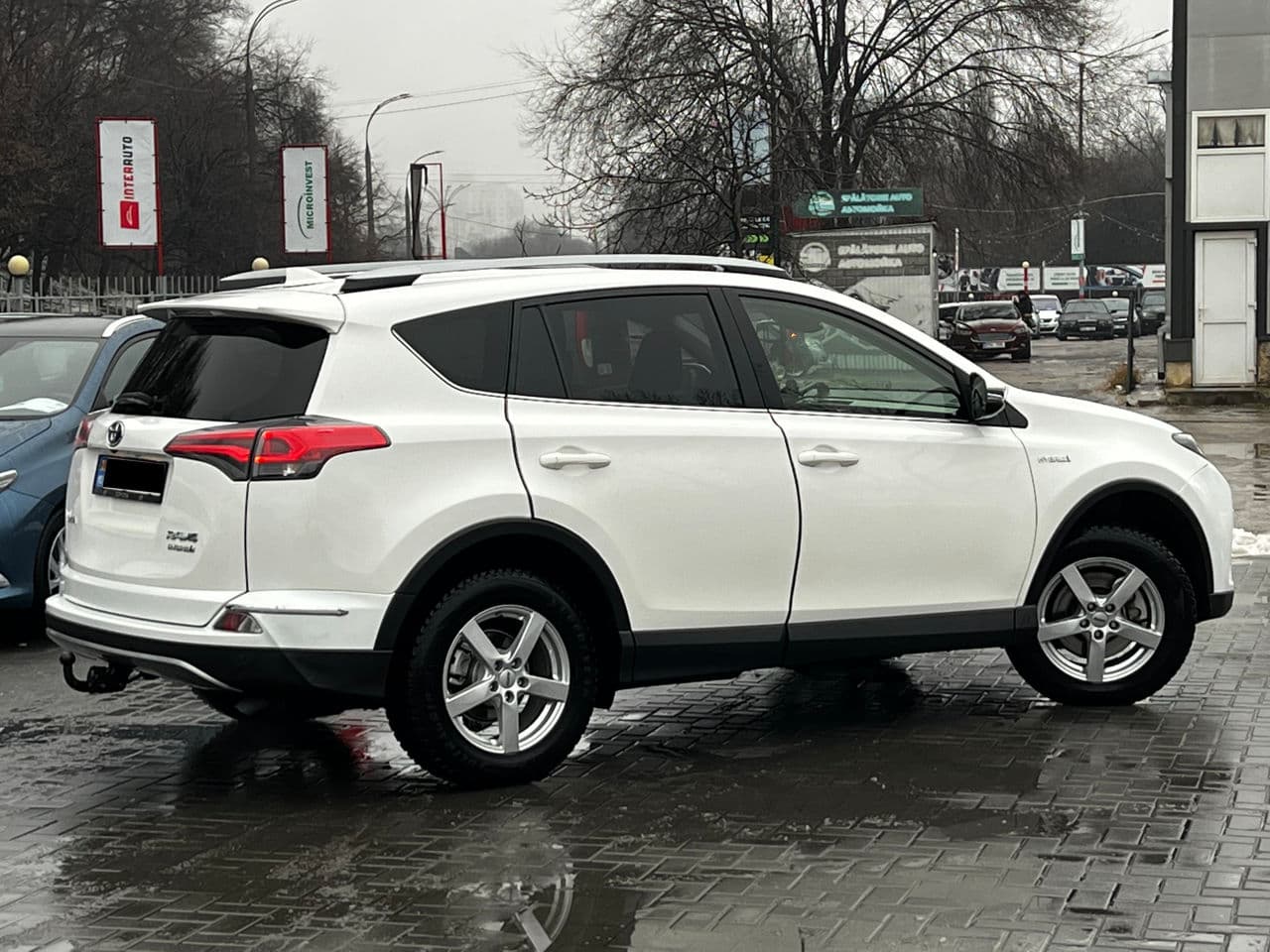 2018 Toyota Rav-4 — Miniatură 2