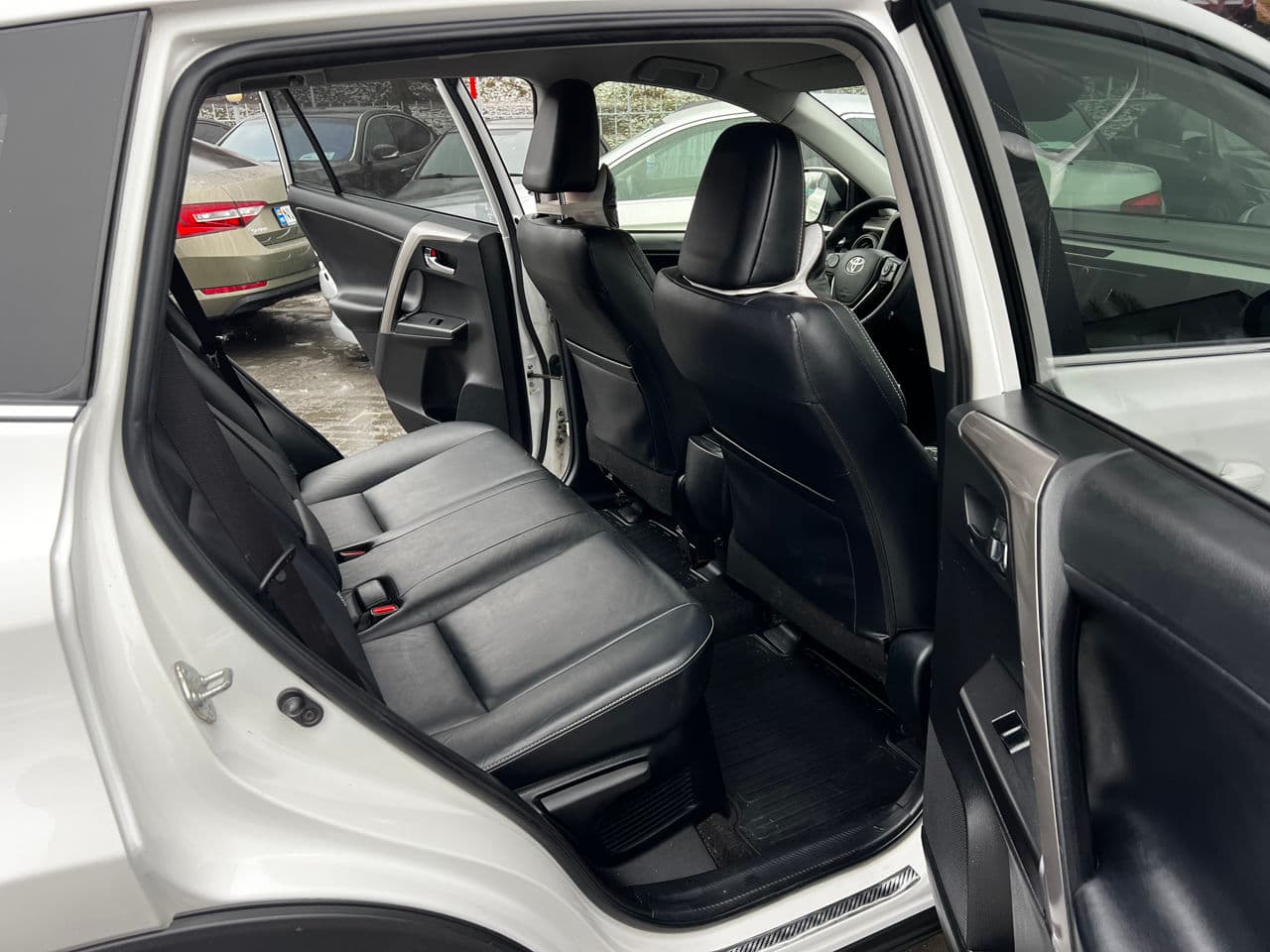 2018 Toyota Rav-4 — Miniatură 16