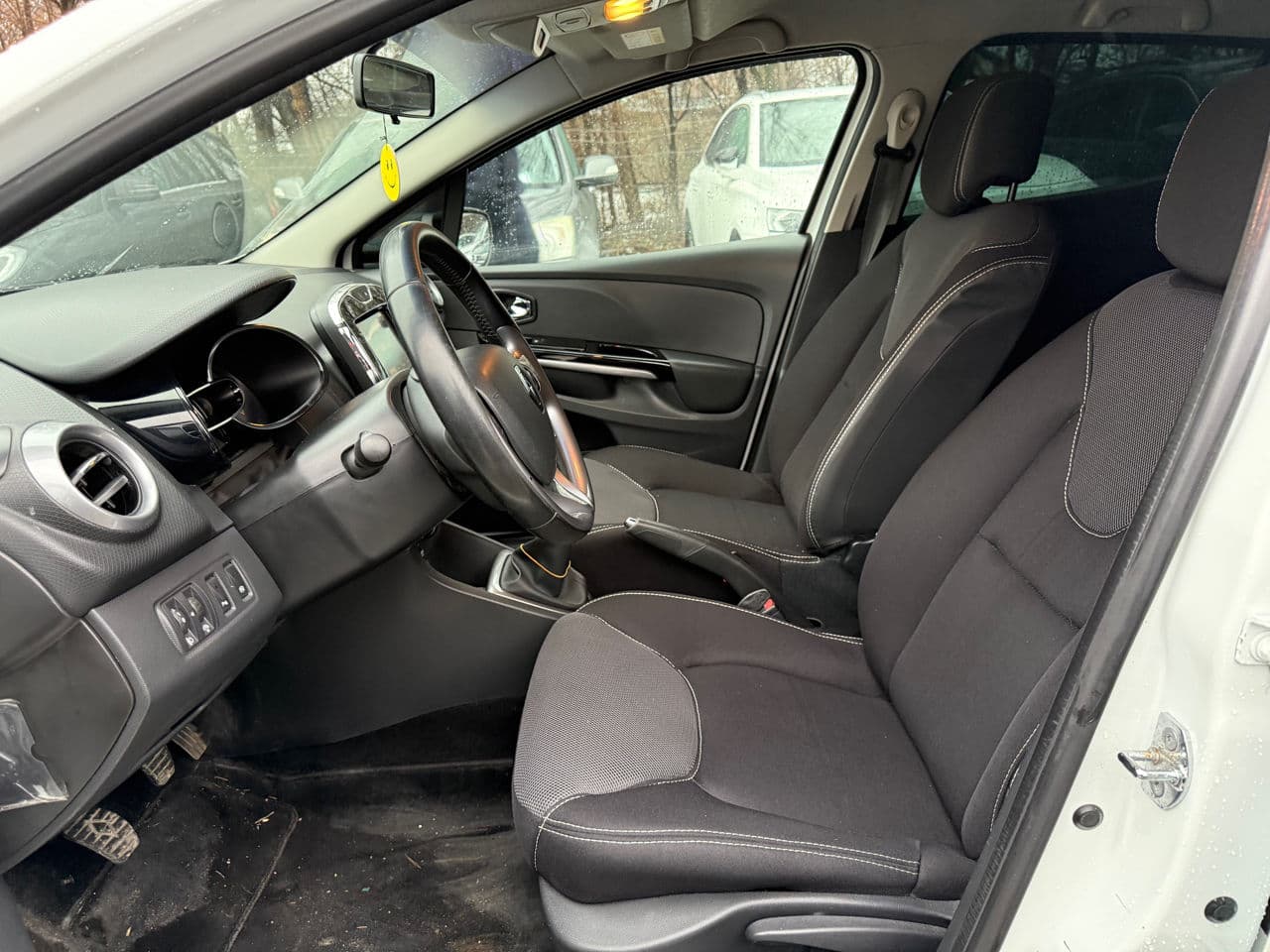2015 Renault Clio — Miniatură 5