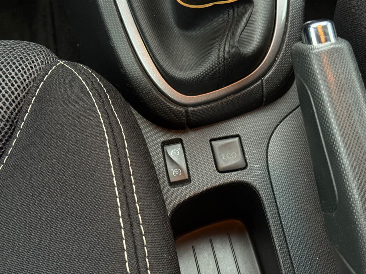 2015 Renault Clio — Miniatură 14