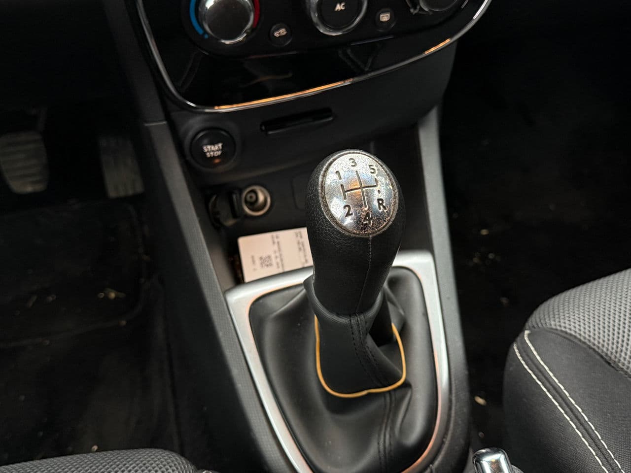 2015 Renault Clio — Miniatură 13