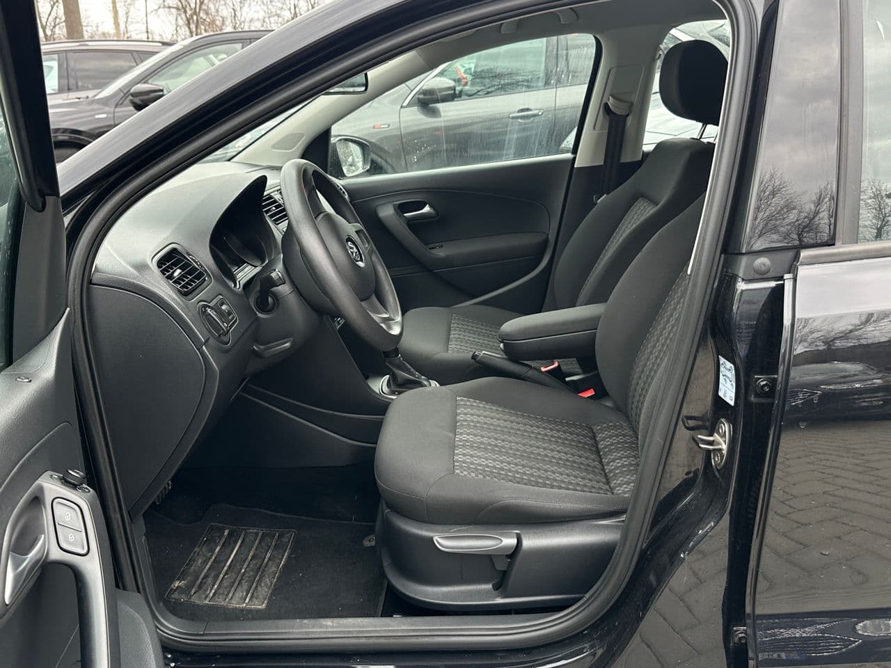 2016 Volkswagen Polo — Miniatură 5