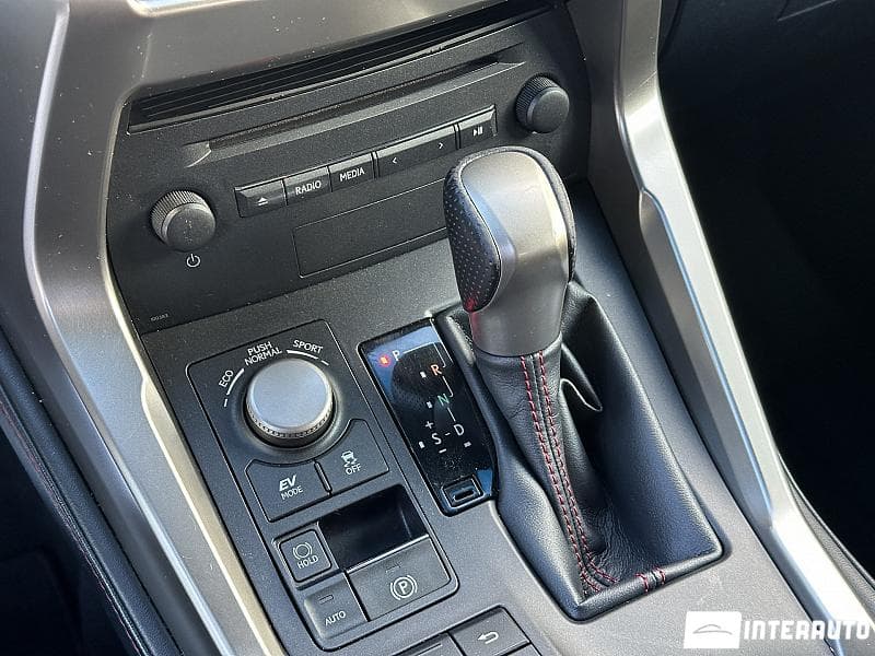 2016 Lexus NX 300H — Miniatură 11